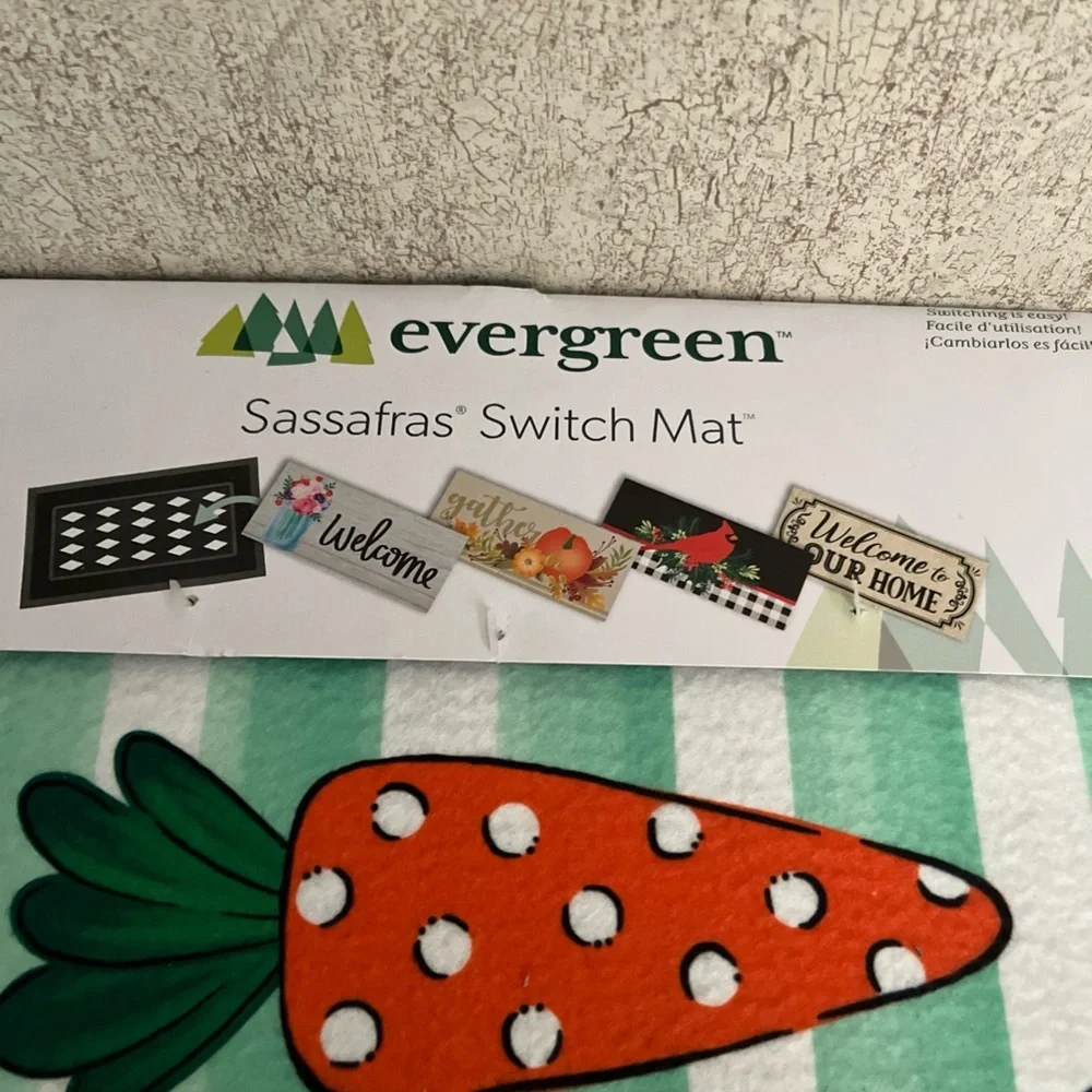 Evergreen Sassafras Easter Carrot Switch Mat - Green and Orange